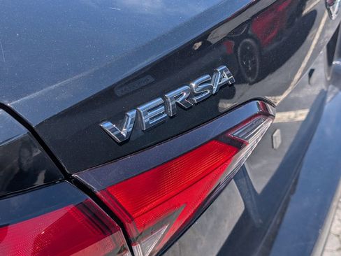 Used 2021 Nissan Versa S FWD image 18
