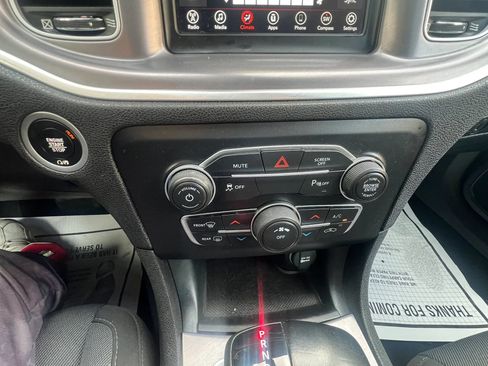 Used 2022 Dodge Charger SXT RWD image 22