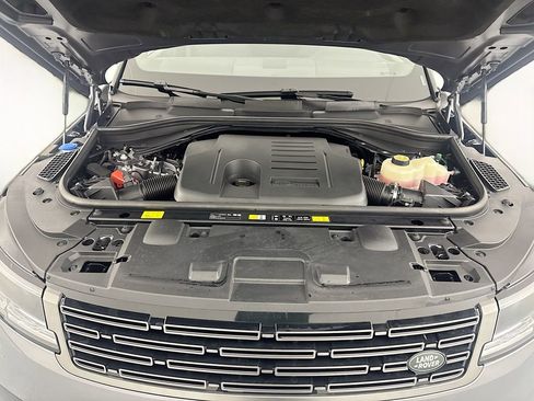 Certified 2025 Land Rover Range Rover Sport SE AWD/4WD image 29