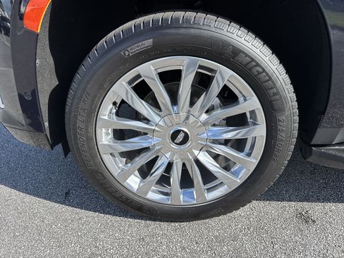 Used 2022 Cadillac Escalade ESV Premium Luxury w/ Performance Package AWD/4WD image 8