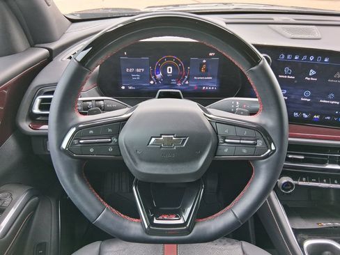 Used 2024 Chevrolet Traverse RS w/ LPO, Floor Liner Package FWD image 11