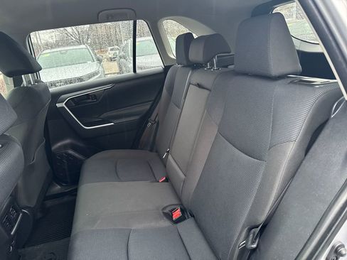 Used 2020 Toyota RAV4 LE image 33