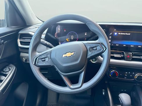 Used 2024 Chevrolet TrailBlazer LT AWD/4WD image 22