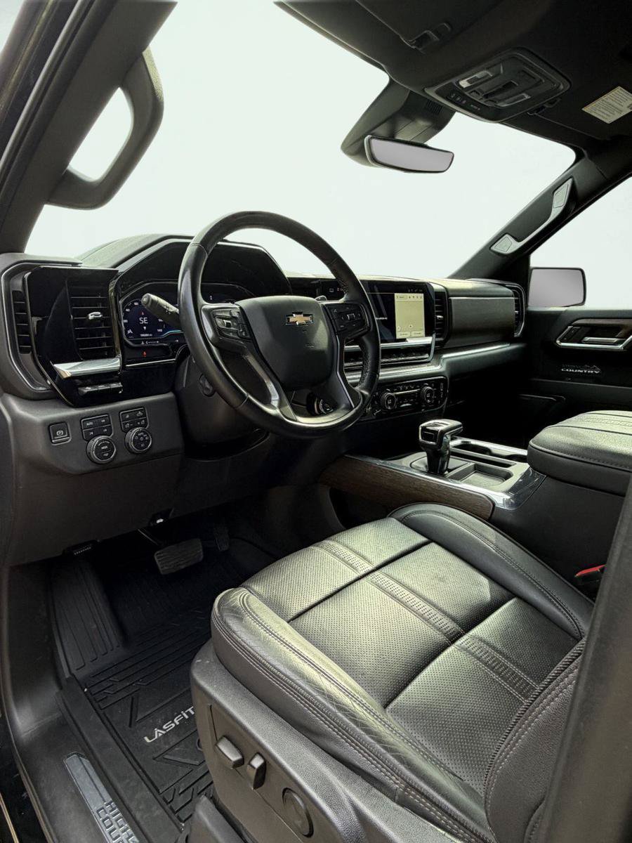 Used 2023 Chevrolet Silverado 1500 High Country w/ Technology Package AWD/4WD image 6