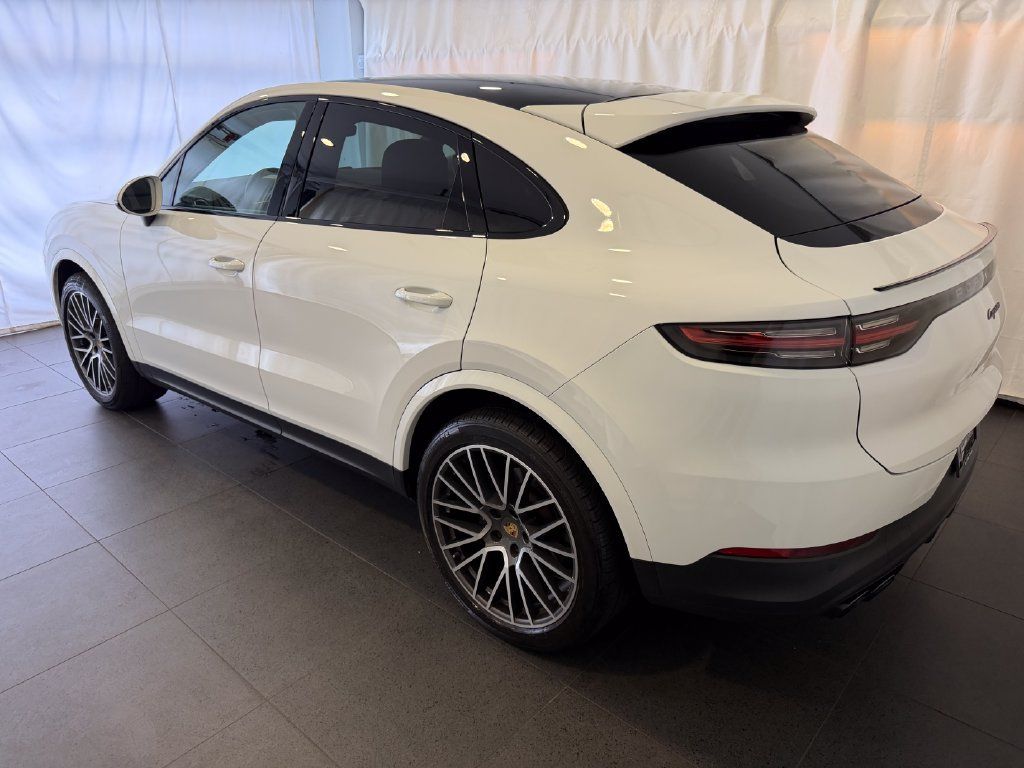 Certified 2022 Porsche Cayenne Platinum Edition AWD/4WD image 3
