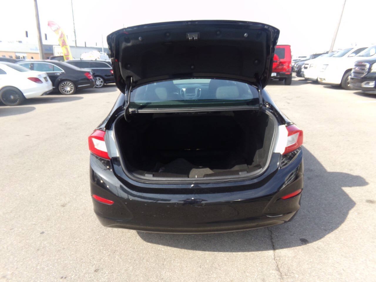 Used 2017 Chevrolet Cruze LS FWD image 19