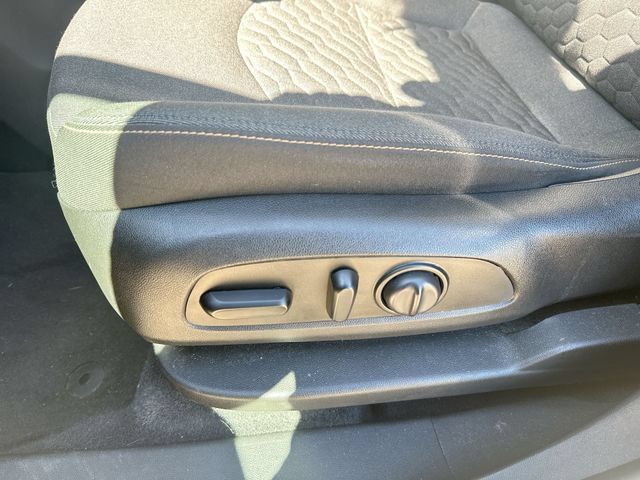 Used 2021 Chevrolet Equinox LT FWD image 39