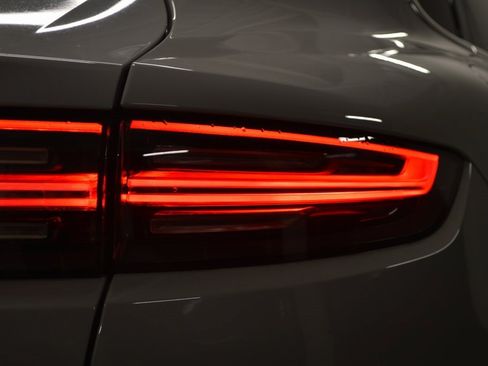 Certified 2021 Porsche Cayenne Coupe image 12