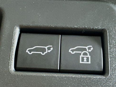 Used 2026 Toyota 4Runner Limited AWD/4WD image 32