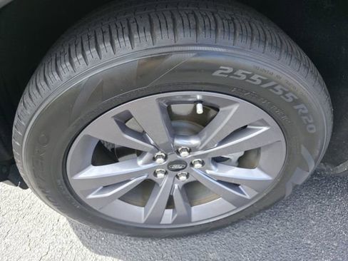 Used 2023 Ford Explorer XLT w/ Equipment Group 202A image 10