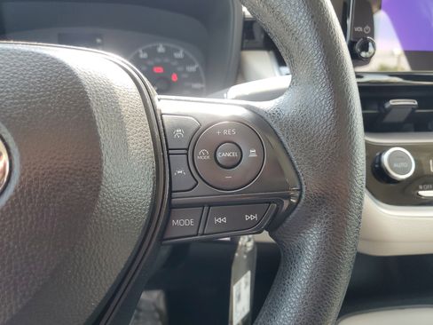 Certified 2025 Toyota Corolla LE FWD image 21