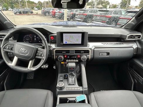 Used 2025 Toyota Tacoma TRD Sport w/ TRD Sport Upgrade Package image 11