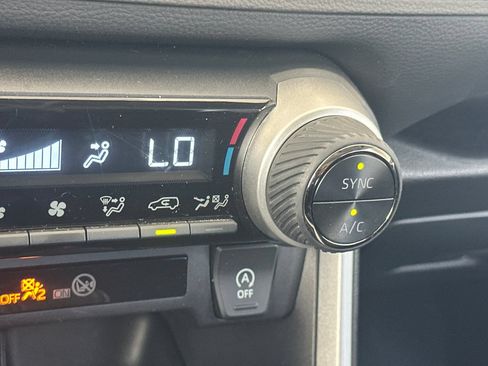 Certified 2025 Toyota RAV4 XLE AWD/4WD image 30