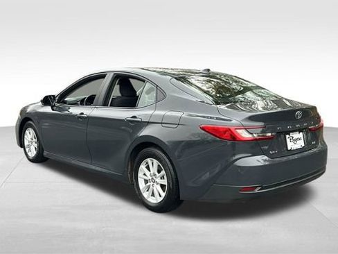 Used 2025 Toyota Camry LE image 8