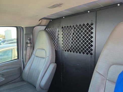 Used 2014 Chevrolet Express 2500 image 21