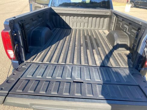 Used 2022 GMC Sierra 1500 Elevation w/ LPO, Elevation Black Package image 22