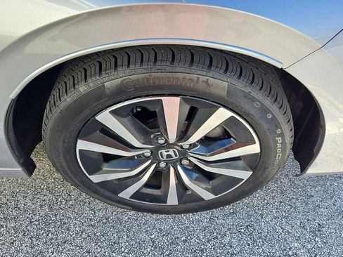 Used 2022 Honda Civic EX-L image 11