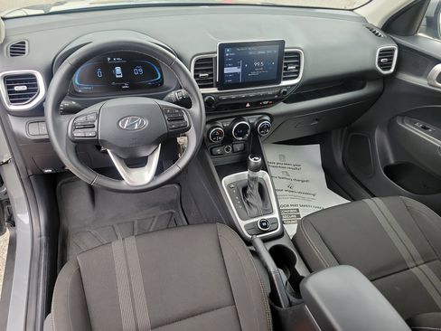 Used 2023 Hyundai Venue SEL image 20