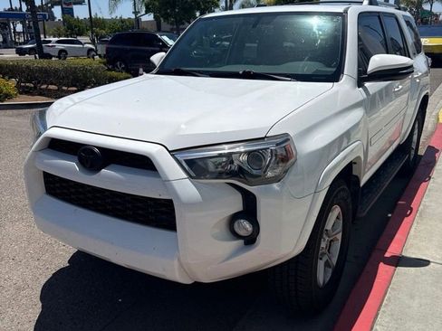 Used 2019 Toyota 4Runner SR5 Premium AWD/4WD image 2