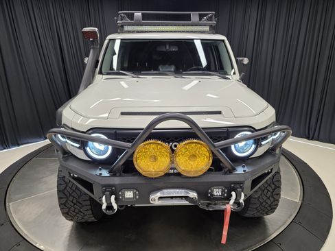 Used 2013 Toyota FJ Cruiser 4WD image 38