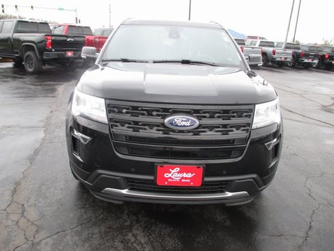 Used 2018 Ford Explorer XLT w/ Equipment Group 202A image 11