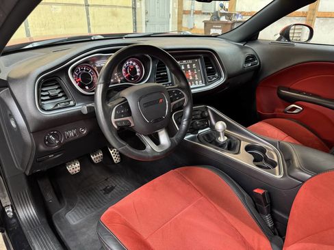 Used 2016 Dodge Challenger R/T Scat Pack w/ Leather Interior Group image 15