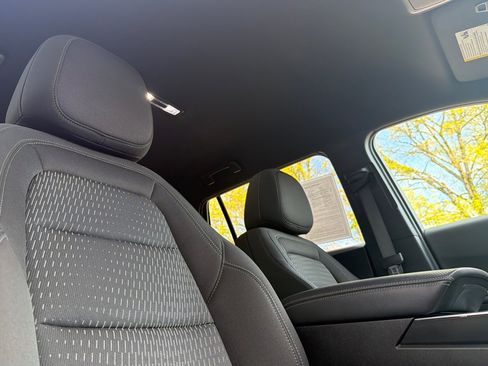 Used 2025 Chevrolet Equinox LT FWD image 17
