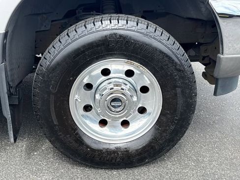 Used 2004 Ford Excursion XLT AWD/4WD image 9