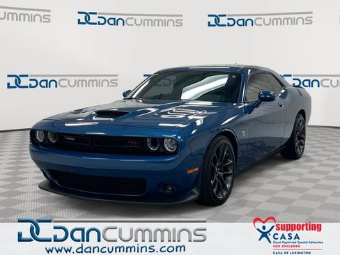 Used 2022 Dodge Challenger R/T Scat Pack RWD image 1