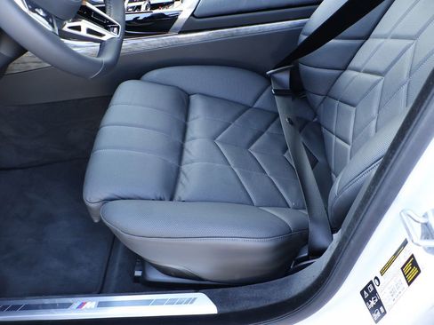 Certified 2025 BMW 760i xDrive image 44