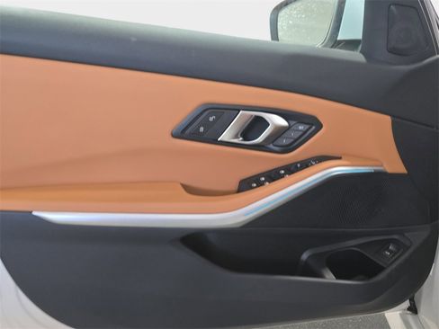 Certified 2025 BMW 330i Sedan w/ Convenience Package image 23
