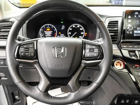 Used 2025 Honda Odyssey Elite image 17