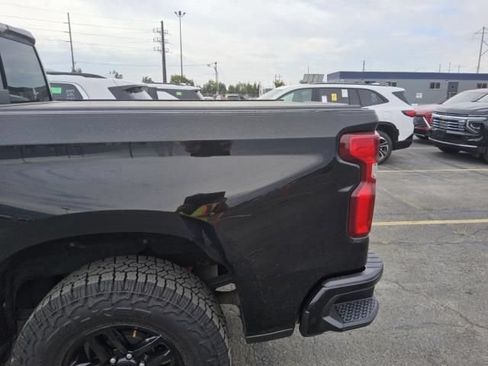 Used 2022 Chevrolet Silverado 1500 LT Trail Boss w/ LT Trail Boss Premium Package AWD/4WD image 2