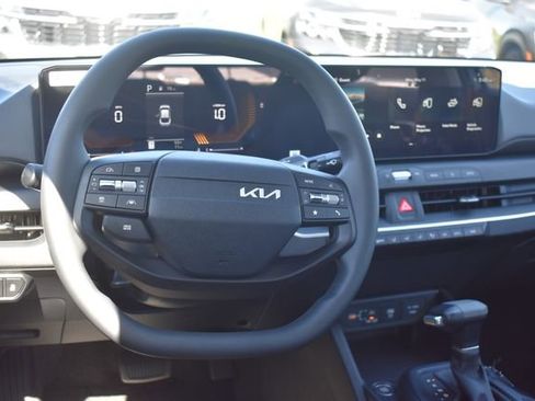 New 2026 Kia K4 FWD image 17