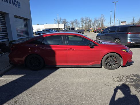 Used 2020 Toyota Avalon TRD image 2