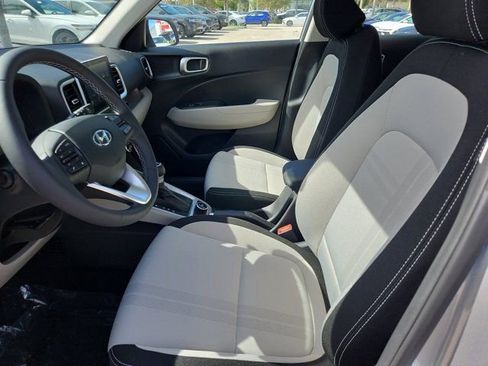 Certified 2025 Hyundai Venue SEL image 14