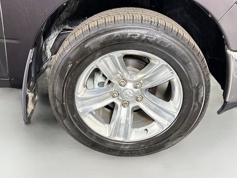 Used 2018 RAM 1500 Classic SLT w/ SLT Plus D￩cor Group image 31