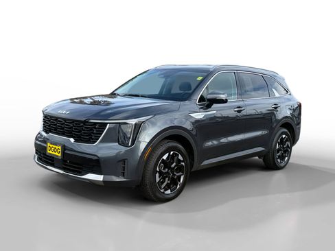 Used 2024 Kia Sorento S image 1