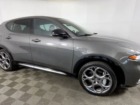 Used 2024 Alfa Romeo Tonale Ti AWD/4WD image 2