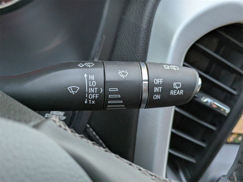 Used 2023 GMC Acadia SLT w/ Elevation Edition image 41