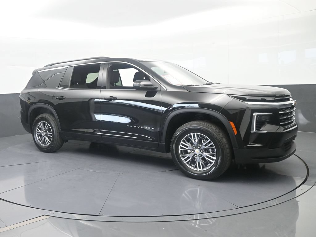 Used 2026 Chevrolet Traverse LT FWD image 8