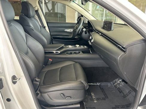 Used 2025 Genesis GV70 2.5T AWD/4WD image 22