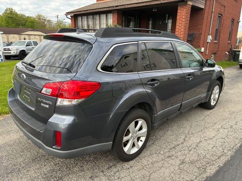 Used 2014 Subaru Outback 2.5i Premium AWD/4WD image 6