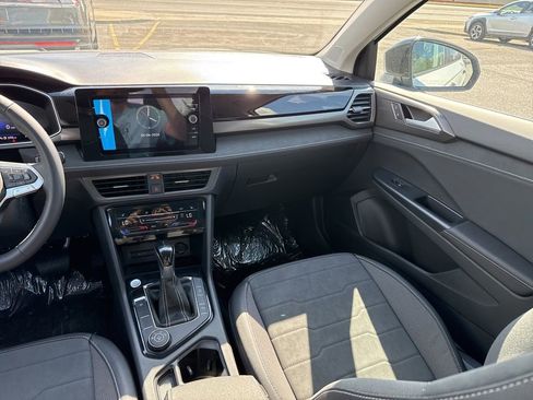 New 2026 Volkswagen Taos SE AWD/4WD image 12