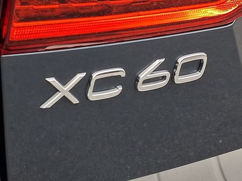Certified 2023 Volvo XC60 B5 Ultimate w/ Climate Package AWD/4WD image 31
