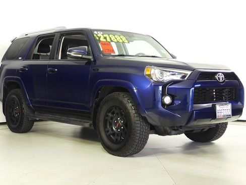 Used 2018 Toyota 4Runner SR5 Premium image 4
