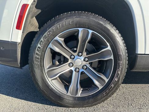 Used 2022 Jeep Grand Wagoneer Series I image 5