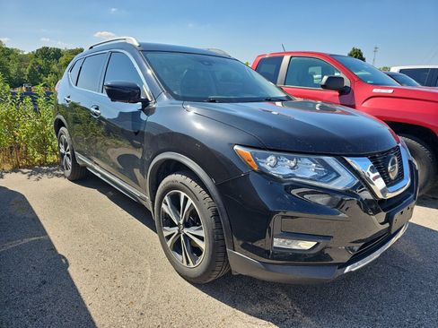 Used 2018 Nissan Rogue SL w/ Premium Package AWD/4WD image 2