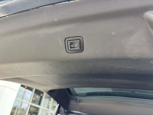 Used 2021 Chevrolet Tahoe Premier w/ Premium Package image 14