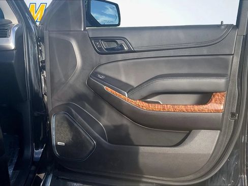 Used 2019 Chevrolet Suburban Premier AWD/4WD image 35